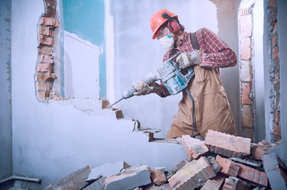 Obtenir un devis pour la rénovation complète d'une maison ancienne par maçon à Caluire-et-Cuire