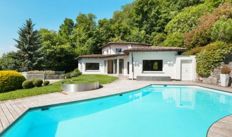 Devis pour la création et le terrassement d'une piscine sur mesure à Trévoux